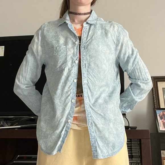 ☁️ Cloudy Chambray Shirt - Picture 1 of 6